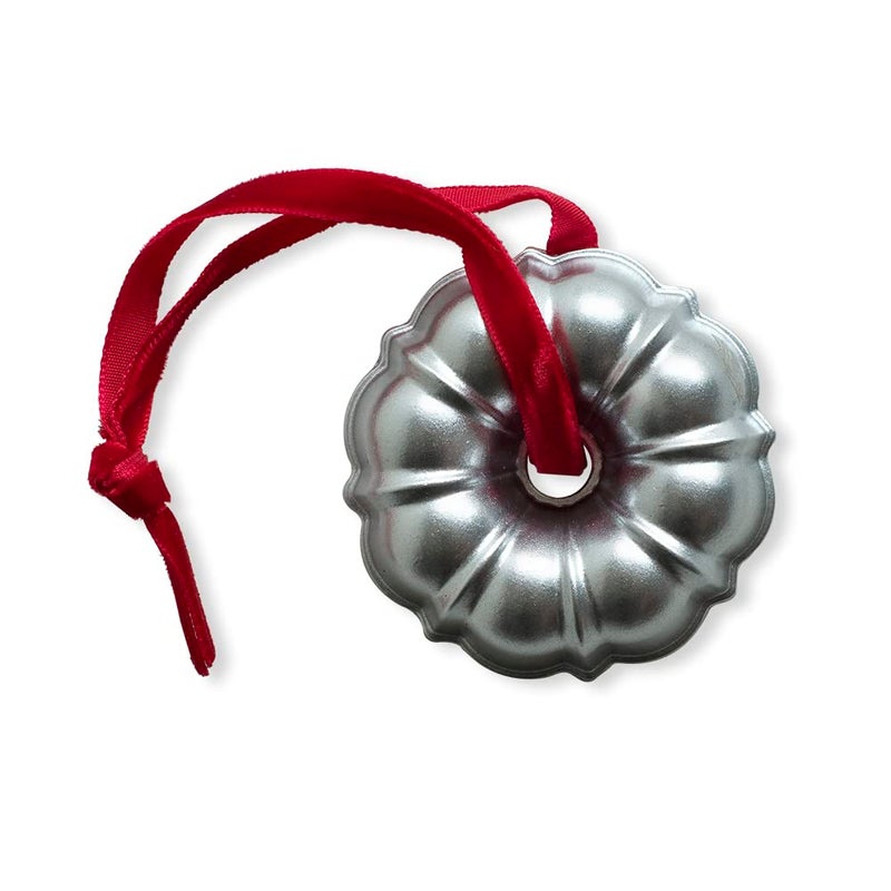 Nordic Ware Bundt Ornament Set  Silver  2-Pieces - Image 5