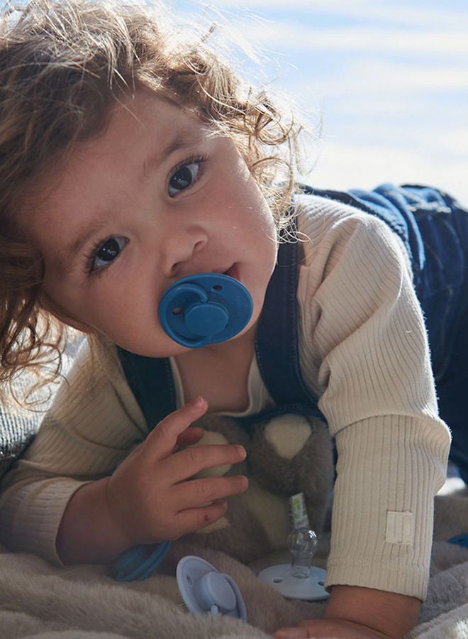 Mininor Round Pacifier Latex 6M Blue Whale - Image 4