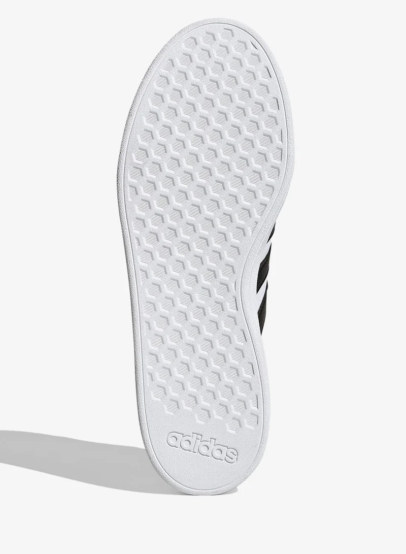 اديداس حذاء جراند كورت بيز 2