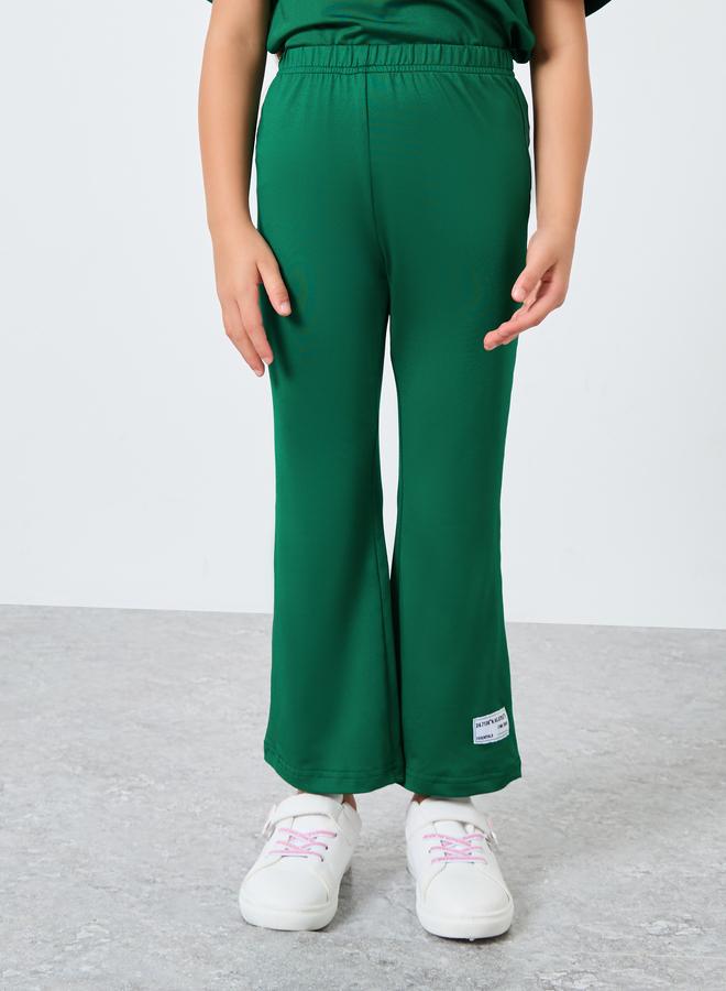 ستايلي طقم تي شيرت وبنطلون ليجن للبنات باللون الأخضر الداكن بشعار - Image 5