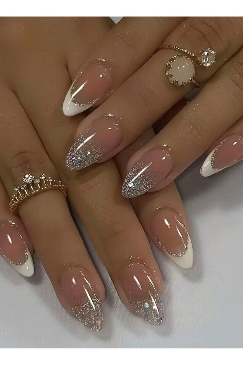 Almond shaped fake nails. The box contains 24 nails with a nail file and glue - Image 1