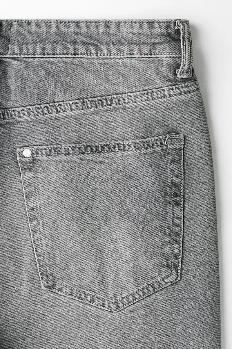 اتش اند ام جينز بقصّة متدرجة في الضيق