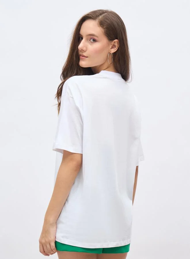 Styli Styli Embroidered Detail Oversized Longline T-Shirt
