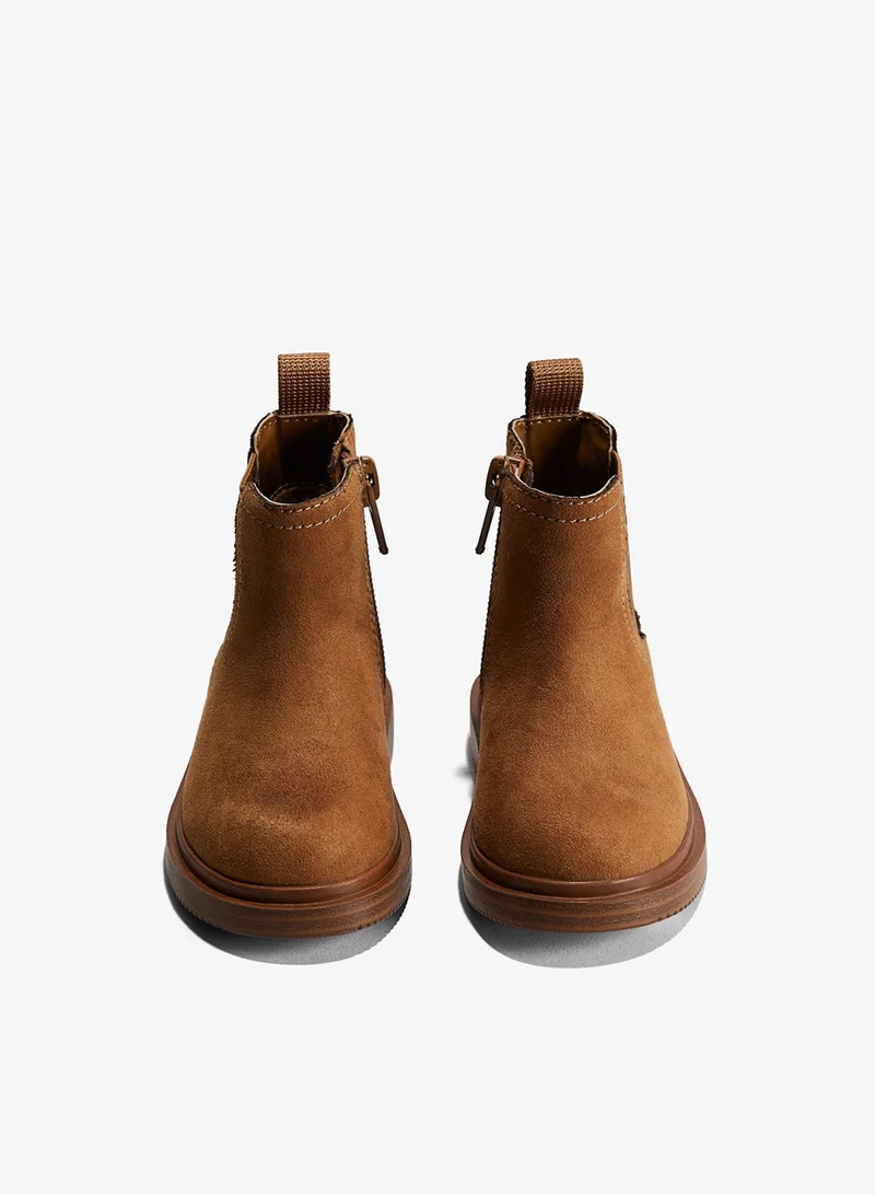 اتش اند ام بوت تشيلسي