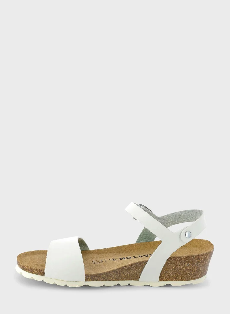 بيتون صندل بكعب ويدج وسيور