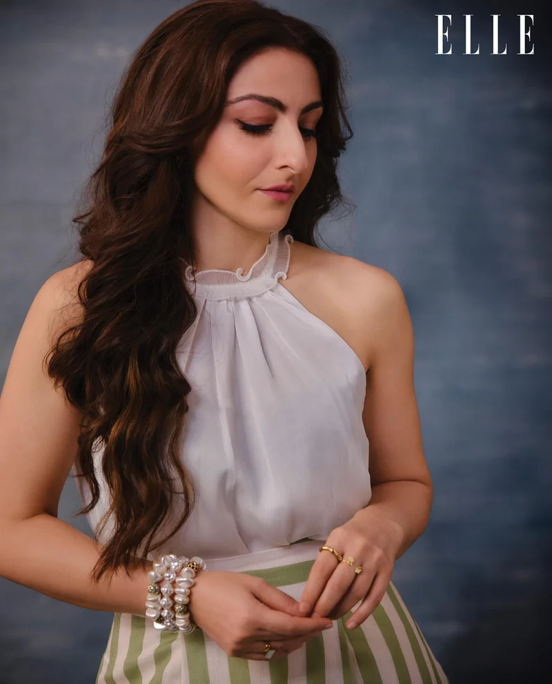 ريريزم بلوزة نسائية بياقة هالتر سادة
