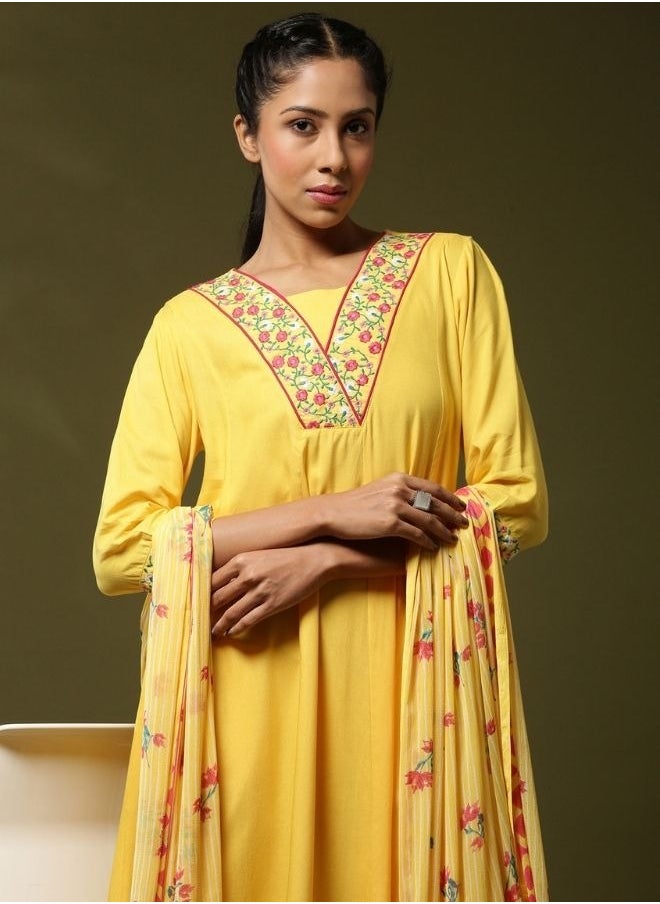 Abhishti Floral yoke embroidered 3pc kurta set- yellow  - Image 3