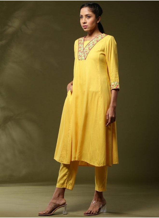 Abhishti Floral yoke embroidered 3pc kurta set- yellow  - Image 4