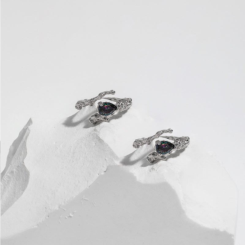 Ring Artisan-Crafted Zircon Ring with Freeform Setting - French-inspired Adjustable Index Finger Ring in Minimalist Style - Image 2