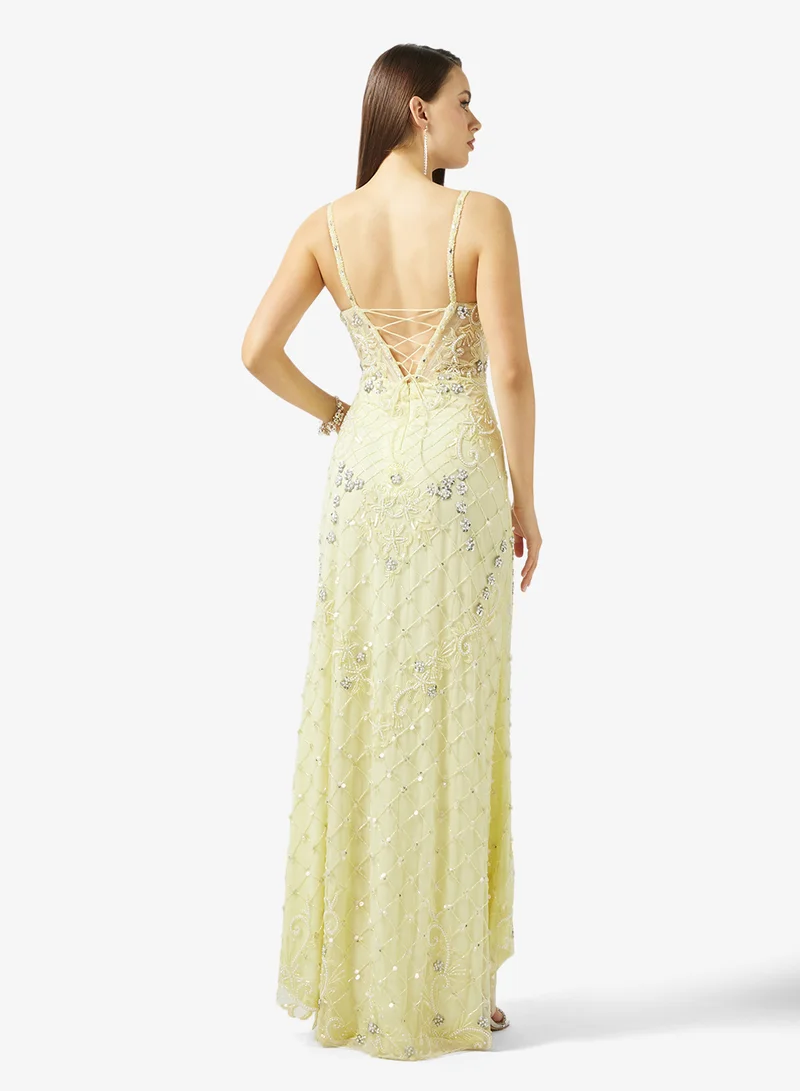 نمشي x فستان سهرة مطرز بالخرز بخصر مشدود