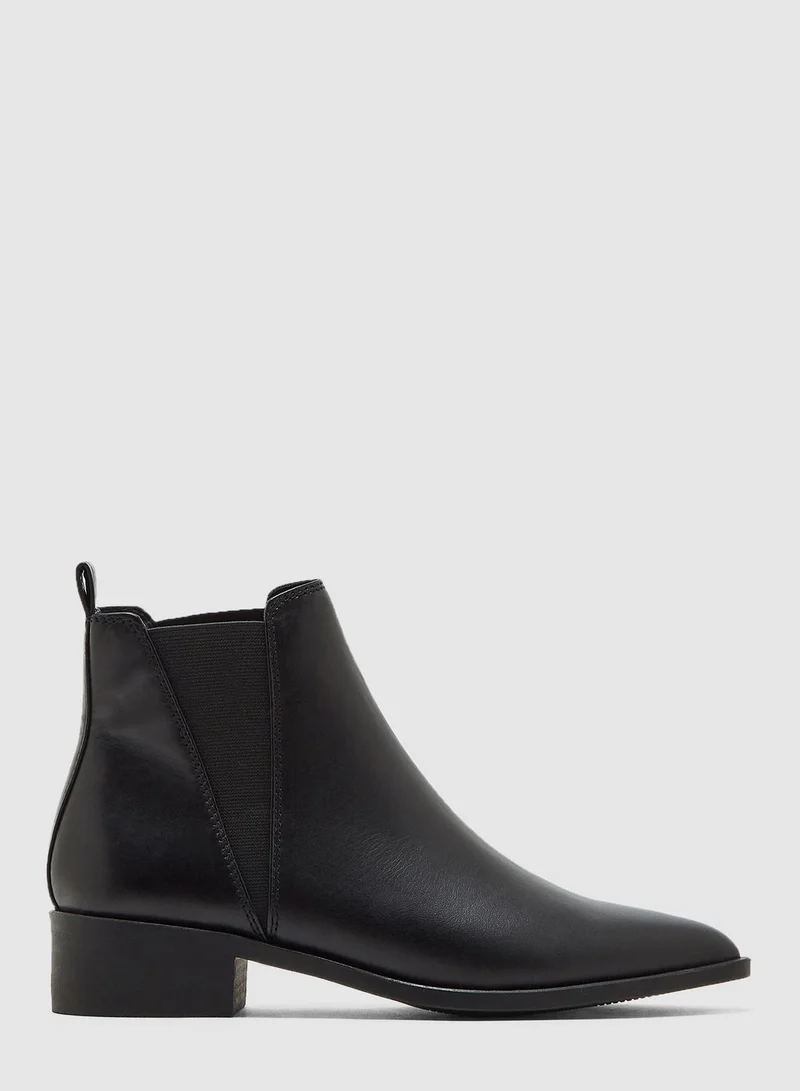TOPSHOP Kara Chelsea Boot