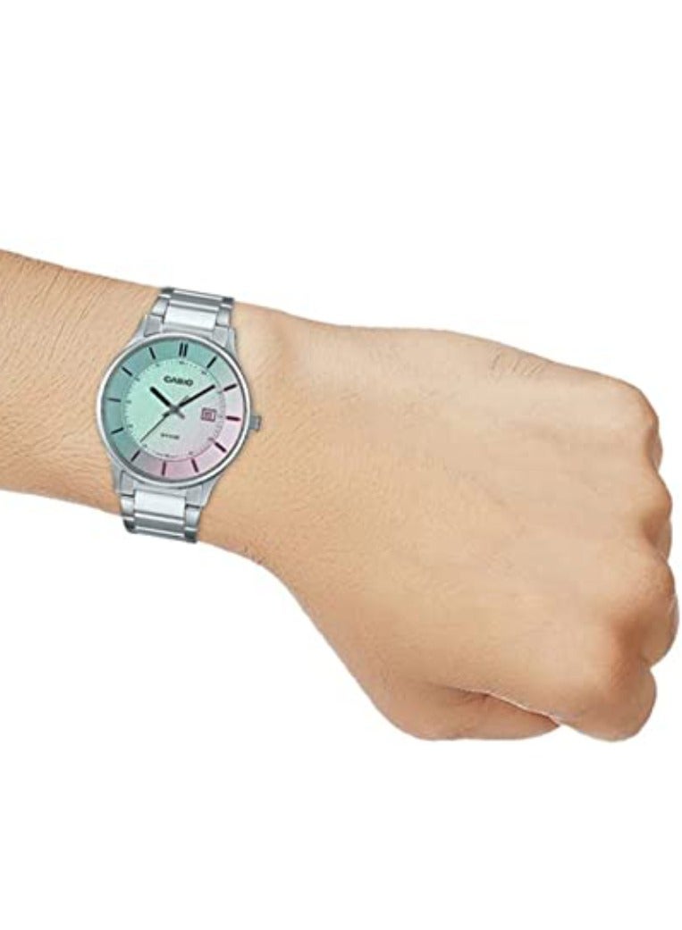 CASIO ساعة للجنسين مع عرض التاريخ ومينا متعدد الألوان وزجاج مستقطب وسوار من الفولاذ المقاوم للصدأ MTP-E605D-7EVDF، متعدد الألوان - Image 2