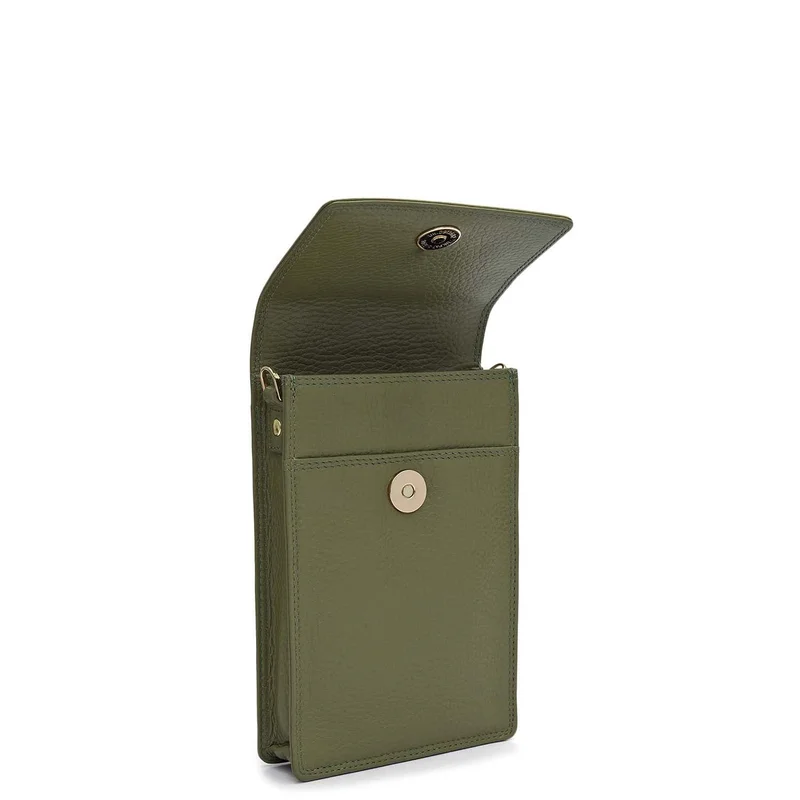Da Milano Fern Wax Leather Passport Case - Fern  | Best Price UAE