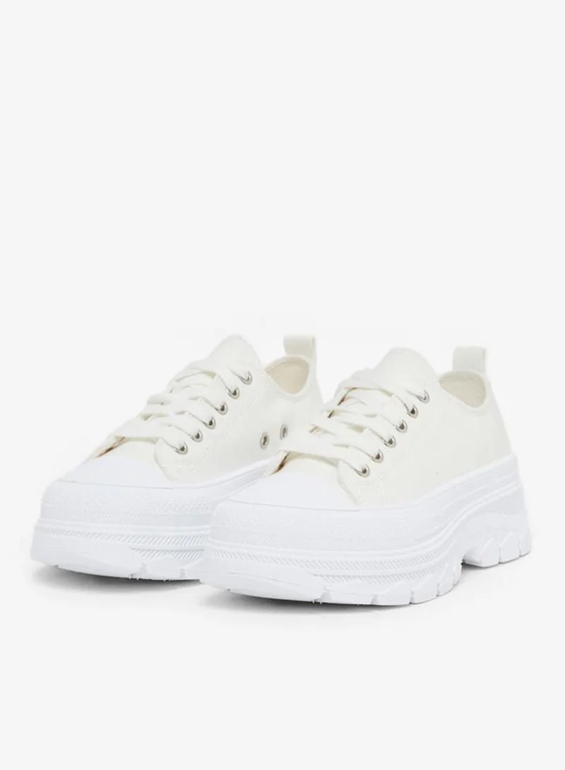 ستايلي اكتيف سنيكرز بلونين مع مقدمة كاب وطرف خلفي