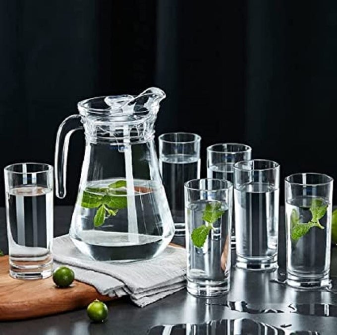 ITALIAN PREMIUM GLASS JUG 1300 ML WITH LID DRINKING GLASSES SET 6 GLASS 300ML WATER JUG GLASS FOR HOT COLD WATER COFFEE MILK JUICE ICED TEA TRANSPARENT 1 JUG 6 GLASS