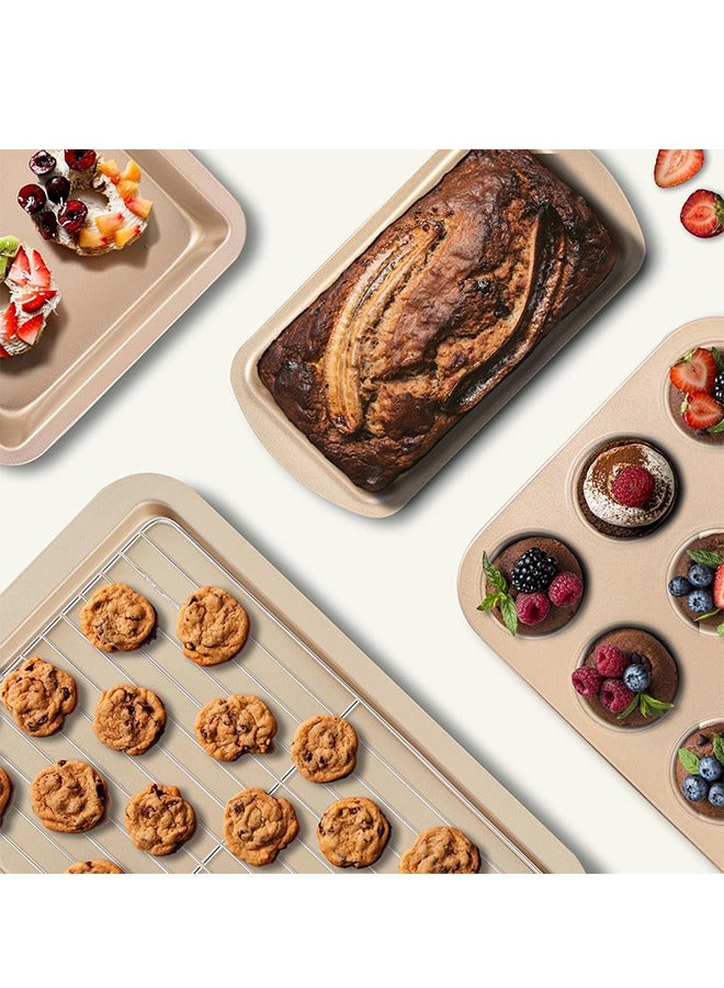 JOYBOS أطقم صواني خبز، طقم أدوات خبز غير لاصقة من 7 قطع: صينية كيك دائرية/مربعة، صينية رغيف، صينية مافن، صينية بسكويت، صينية تحميص، رف تبريد وقفازات فرن سيليكون، طقم خبز من الفولاذ الكربوني، ذهبي - Image 3
