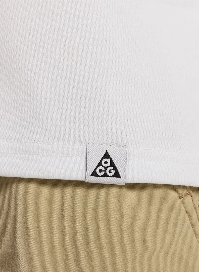 Nike Outdoor Graphic T-Shirt