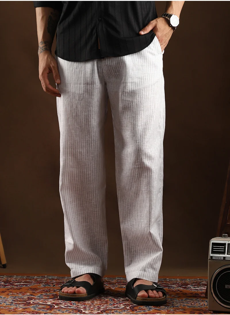 كامبوس سوترا Campus Sutra Men's Cream White Pinstriped Casual Trousers For Casual Wear | Mid-Rise | Regular Fit | Button Closure | Trousers Crafted With Comfort Fit For Everyday Wear