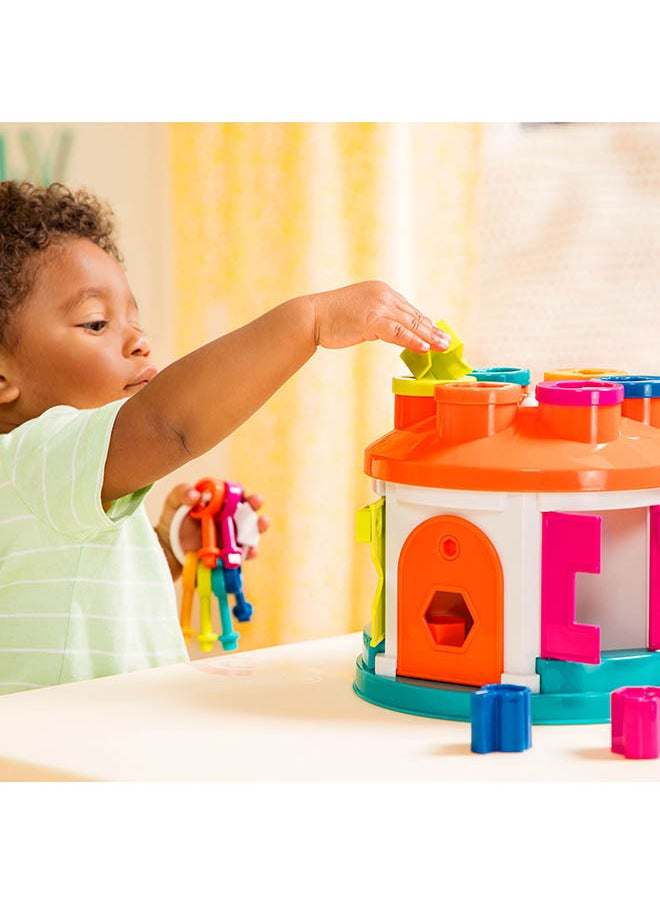 BATTAT - Shape Sorter House, Color and Shape Sorting Toy with Keys and Shapes for Toddlers, Pre School Toys, Best Gift for Toddlers - Image 1