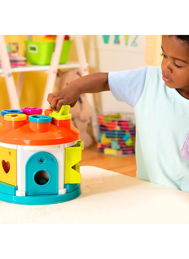 BATTAT - Shape Sorter House, Color and Shape Sorting Toy with Keys and Shapes for Toddlers, Pre School Toys, Best Gift for Toddlers - Image 1
