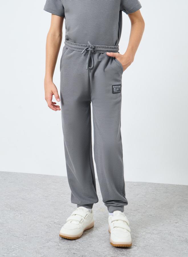 ستايلي مجموعة من جوغر وتيشيرت بمزيج قطن - Image 5