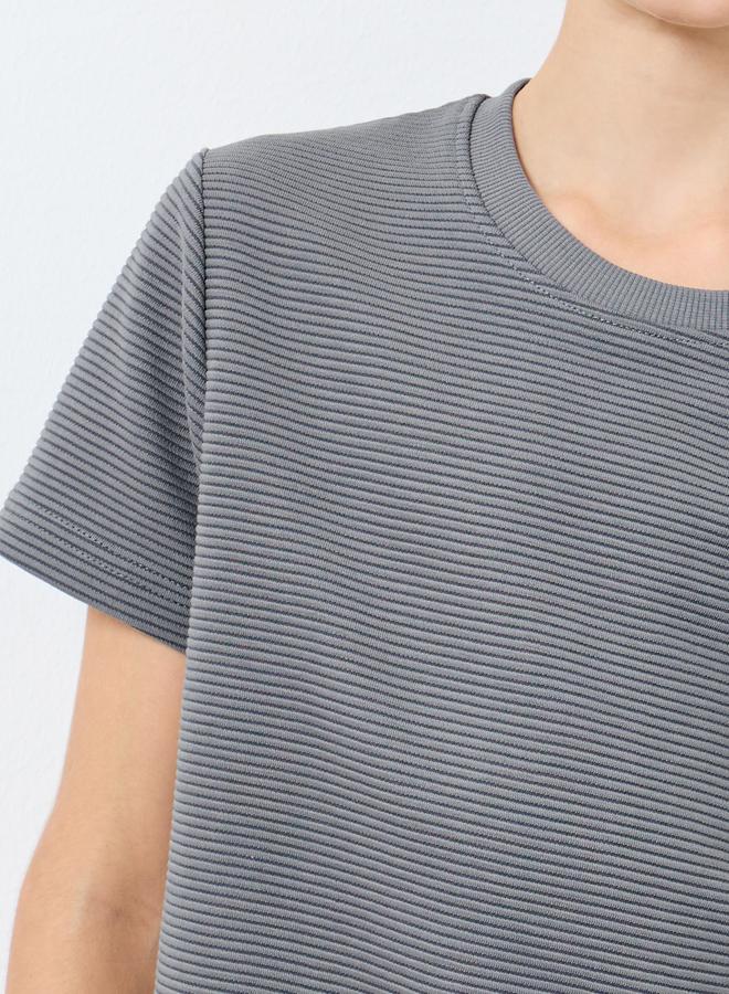 ستايلي مجموعة من جوغر وتيشيرت بمزيج قطن - Image 4