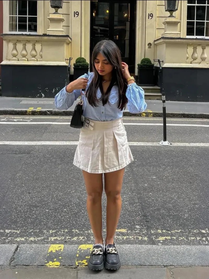 زوبعة تنورة قصيرة بحزام مزدوج وخصر مرتفع