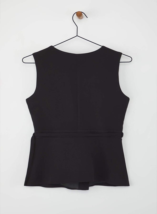 trendyol Black Fitted Belted Wrap Closure Vest - Image 4