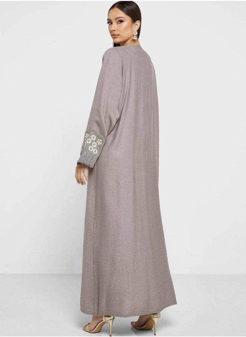 hayas closet - Embroidered Pocket Detail Abaya - Image 1