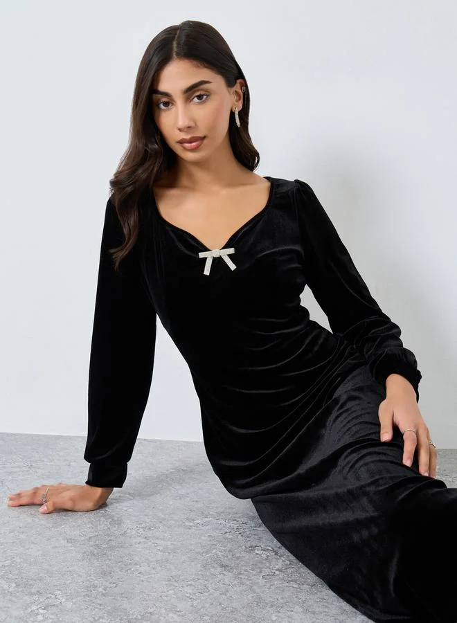 Styli Black Velvet Look Midi Dress with Bow Detail