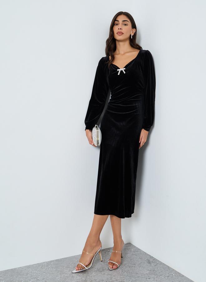 ستايلي فستان ميدي بمظهر المخمل مع ربطة فيونكة - Image 3