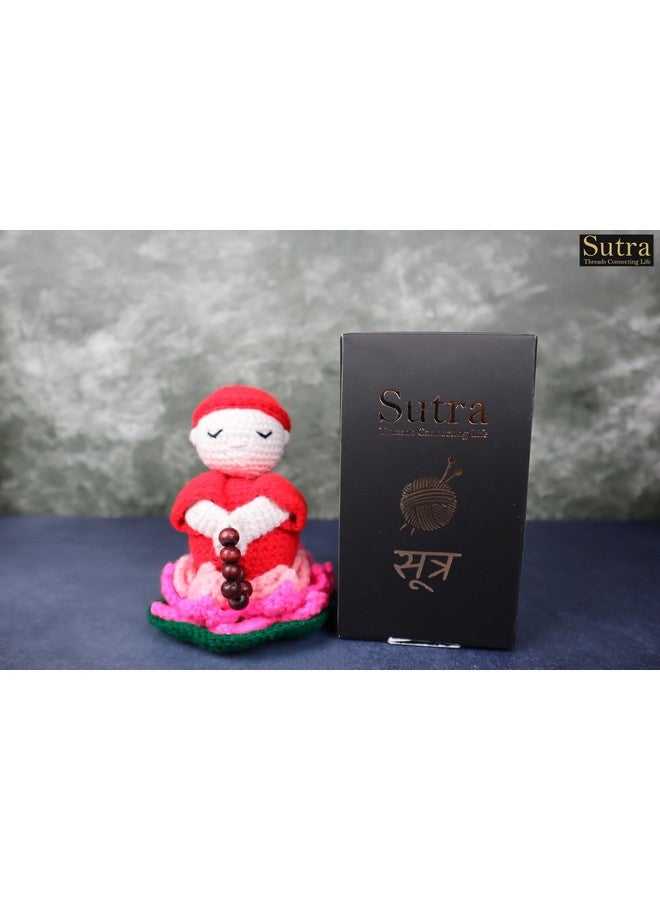 سوترا لعبة بوذا المصنوعة يدويًا من سوترا | لعبة راهب محشوة باللون الأحمر الأنيق | لعبة بوذا أميجورومي كهدية | لعبة راهب بوذا الصوفية الهادئة | ألعاب ناعمة مقاس 4.5 × 4 بوصة للأطفال البنات والأولاد - Image 4