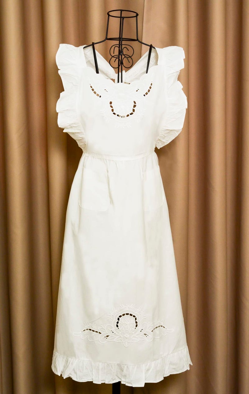 Minhcraft White Cotton Beautiful Flower Embroidery Apron-Ruffles Full Length Bib Women Apron - Image 2