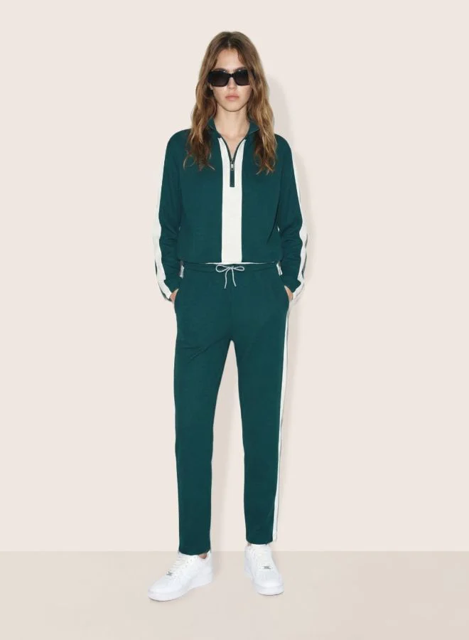Women Relaxed Fit Colourblocked Long Sleeve High Rise Sweatshirt and Pants Co-Ords Set
