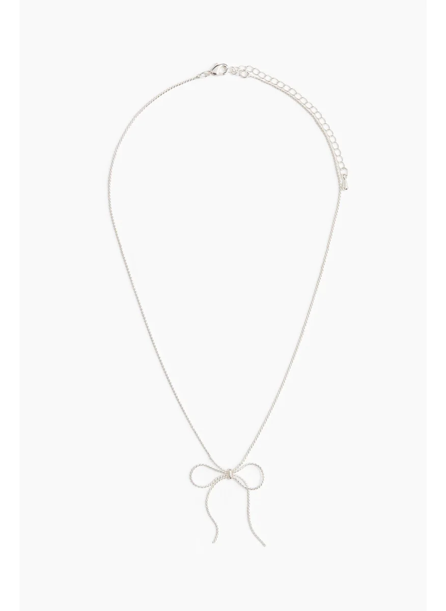 H&M Bow-Decorated Necklace