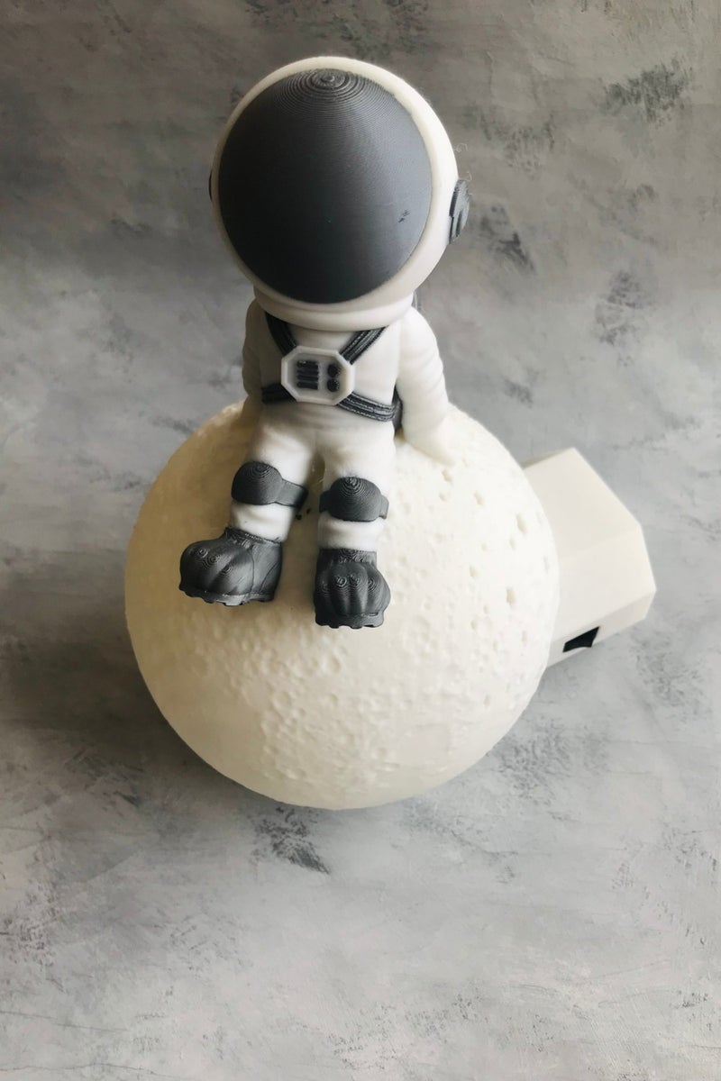Cestopieno Astronaut Table and Night Lamp / Wall Lamp  - Image 1