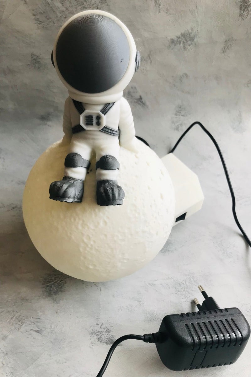 Cestopieno Astronaut Table and Night Lamp / Wall Lamp  - Image 4