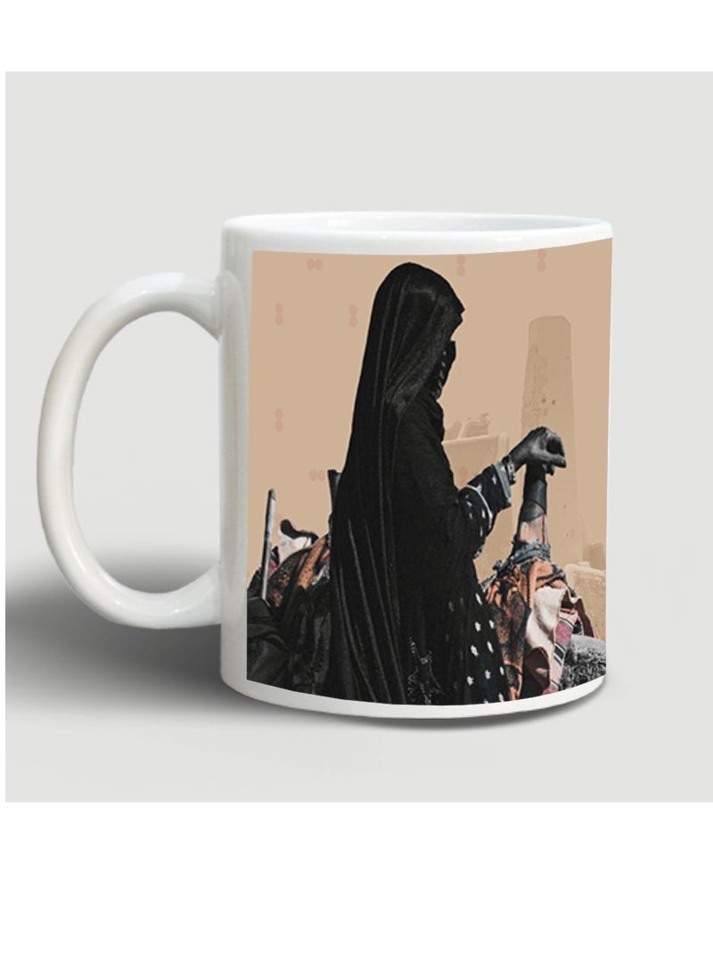 حكاية شمعة مج من السيراميك بطبعة تصميم "يوم التأسيس" بلون أبيض - Image 3