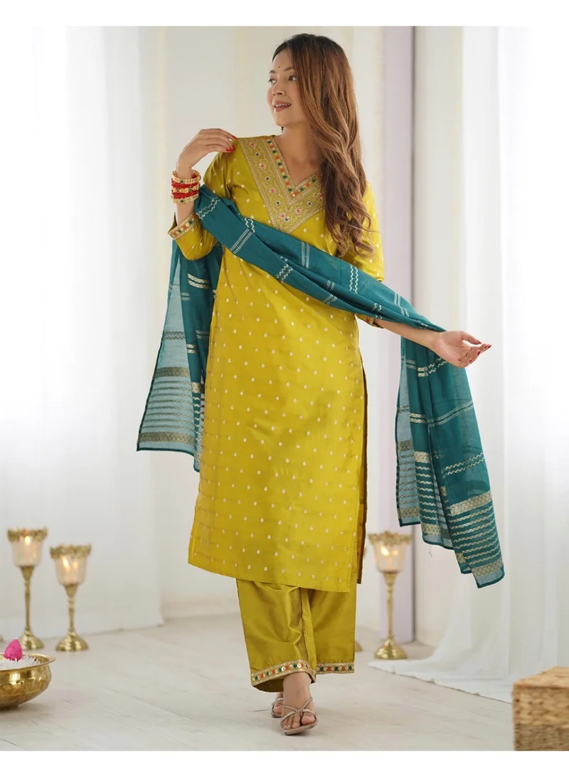 أميا ﻿Chanderi-kurta-pant-with-dupatta