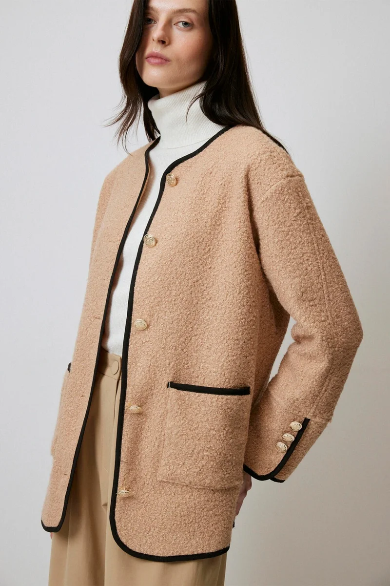 توتشي Contrast Piping Boucle Jacket