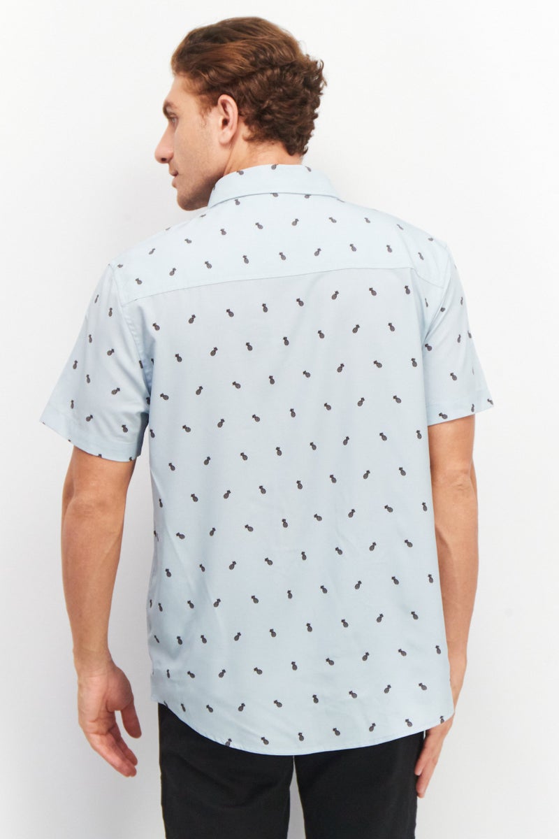 Beach Bros قميص رجالي بقصة عادية بأكمام قصيرة وطباعة شاملة، أزرق فاتح - Image 2
