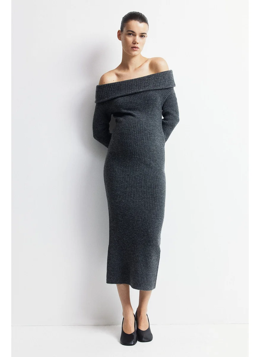 H&M Mama Rib-Knit Off-The-Shoulder Dress