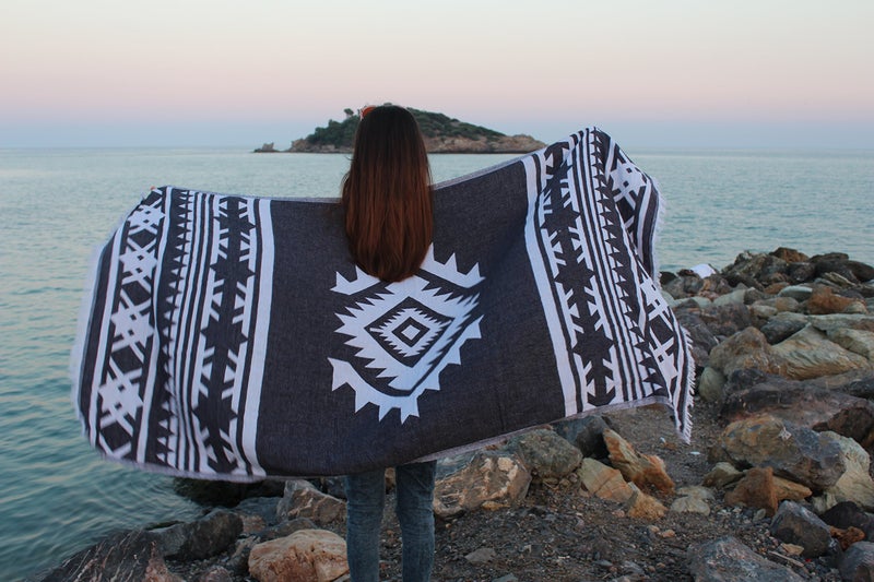Bersuse 100% Cotton Cozumel Turkish Towel Beach Towel Bath Towel Dual Layer Peshtemal Beach Blanket Beach Essentials - 39x71 Inches, Black - Image 3