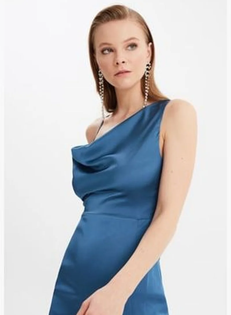 trendyol Navy Blue Evening Dress With Back Detailed Long Evening Dress TPRSS21AE0133
