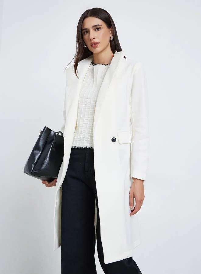 ستايلي معطف بقصة عادية مع صفين أزرار