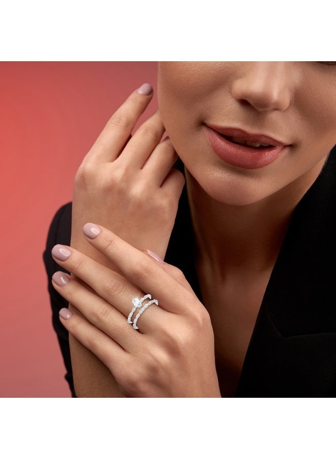 بفلح للمجوهرات تألقي معًا: خواتم خطوبة من الذهب الأبيض مرصعة بالألماس، متوفرة حصريًا لدى مجوهرات بفلح - Image 2