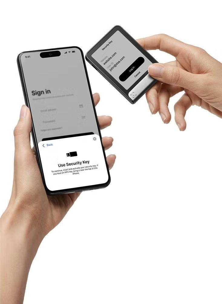 ليدجر محفظة فليكس للأجهزة (Hardware Wallet) | مكافأة بيتكوين بقيمة 70 دولارًا من ليدجر | شاشة لمس 2.84 بوصة + مفتاح استرداد، أمان متقدم للبيتكوين، أكثر محفظة عملات رقمية أمانًا في العالم، اتصال بلوتوث، متوافقة مع iOS وAndroid – لون أزرق نبتون - Image 2