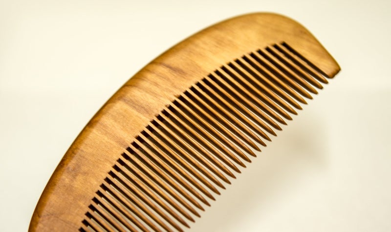 CP [Japan Craftsmen Made] Peach Wood Natural Comb - Apricot Oiled. Anti Static Hair (Medium) - Image 3