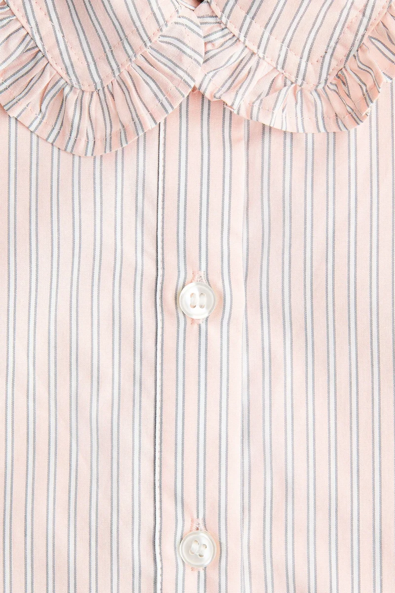 اتش اند ام قميص مزين بالكشكشة