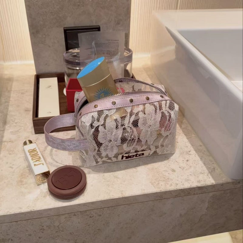 حقيبة مستحضرات تجميل دانتيل من هييتا - أبيض - Image 4